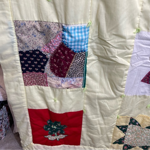 Vintage 70s handmade baby quilt yellow with squares, frog, cottagecore - Picture 8 of 10
